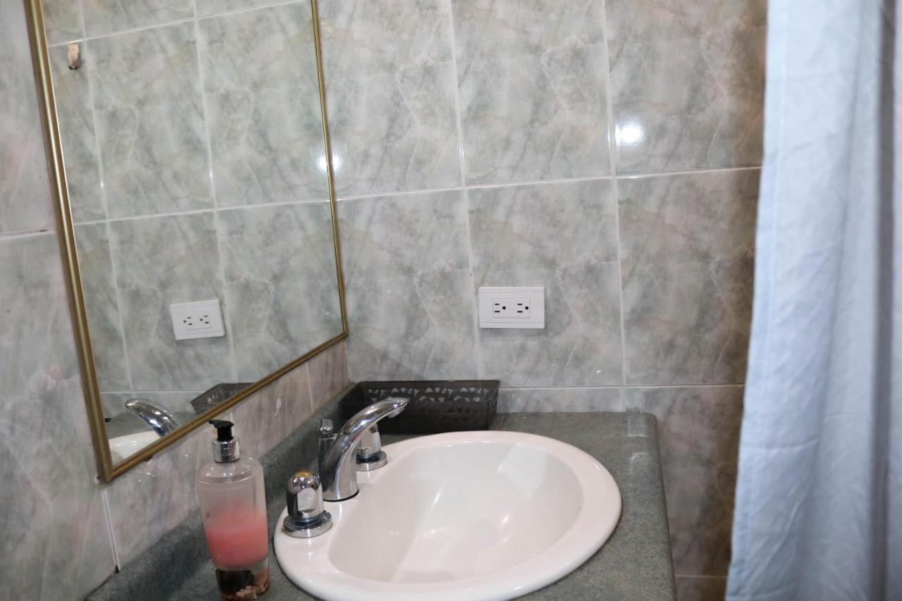 Vanilla Suite - Great Location - Financial Zone キト エクステリア 写真